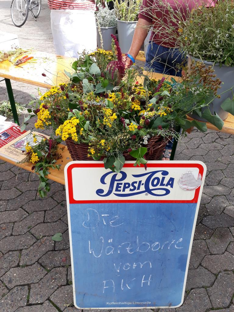 Stand des AKHNR auf dem Wochenmarkt